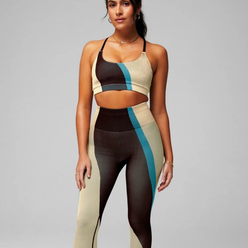 Fabletics Set XS Stylish Colorblock Activewear Set
